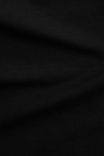 39501 | dense and stretch plain weave, crisp touch, solid color piece dyed, weft stretch fabric; washable wool