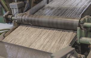 Hackling flax fiber