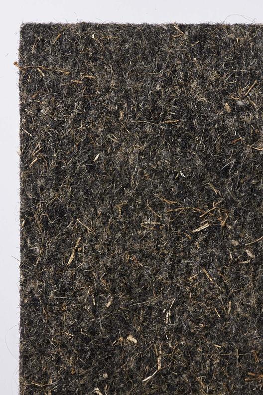 FIBRIPLAST Flax/Hemp & Black Thermoplastic | Mélange de fibres naturelles (lin, chanvre, kénaf, ...) et de fibres polymères thermoplastiques (PP, PLA, PA, ...)
Principaux avantages : Légèreté, amélioration de l’empreinte environnementale, performances mécaniques, amortissement des vibrations, matériaux recyclables, peut être fabriqué à partir de matériaux recyclés, compétitif
300 - 3000g/m2