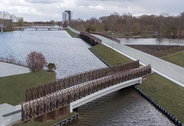 Le pont en lin d'Almere aux Pays-Bas