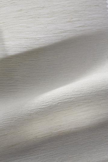 81420 Silky Linen Bare | Silky Linen Barré - Gauze silk warp, slub yarn in weft, semi transparent, dry and bulky hand 



