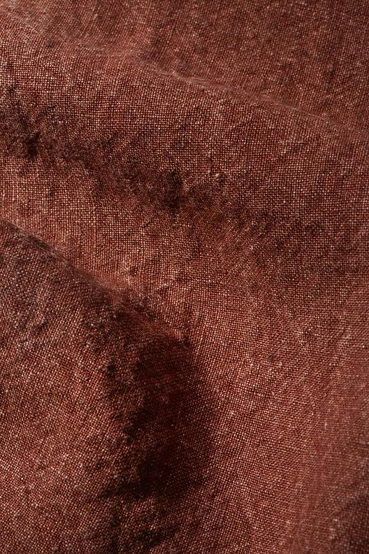 V026 changeant-0003 stonewash 140 R05 | heavy stonewashed linen, whitened aspect, uneven, irregular, patinated, dry and dynamic handfeel, trans-seasonal