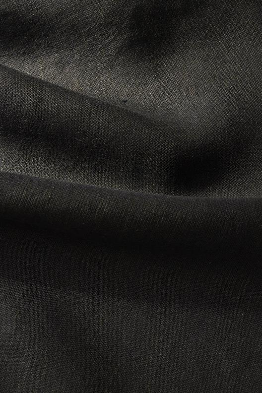 LEWIS DELAVE | Delavé linen yarn, compact structure, vintage finish. The mill uses 100% renewable electricity (including self-produced with solar panels) and partly reuses water from wetprocesses.