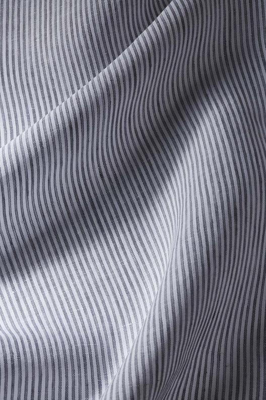 L800 striped-0012 Sanfor Airo 150 R05 | Yarn dyed, stick stripe. The mill uses renewable electricity (self produced by solar panels), zero waste production, the mill invested in a low energy warehouse and office buildings, fleet electrification, etc...