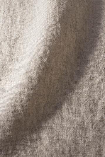 5989 ecru-0001 Stonewash 140 R05 | Stonewashed raw linen.The mill uses renewable electricity (self produced by solar panels), zero waste production, the mill invested in a low energy warehouse and office buildings, fleet electrification, etc...