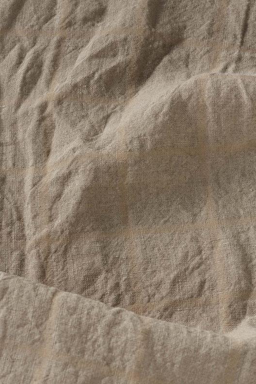 durant 14432 | 3D effect by weaving, creponné. Windowpane check in tone on tone. Washed finish, tumbler finish.