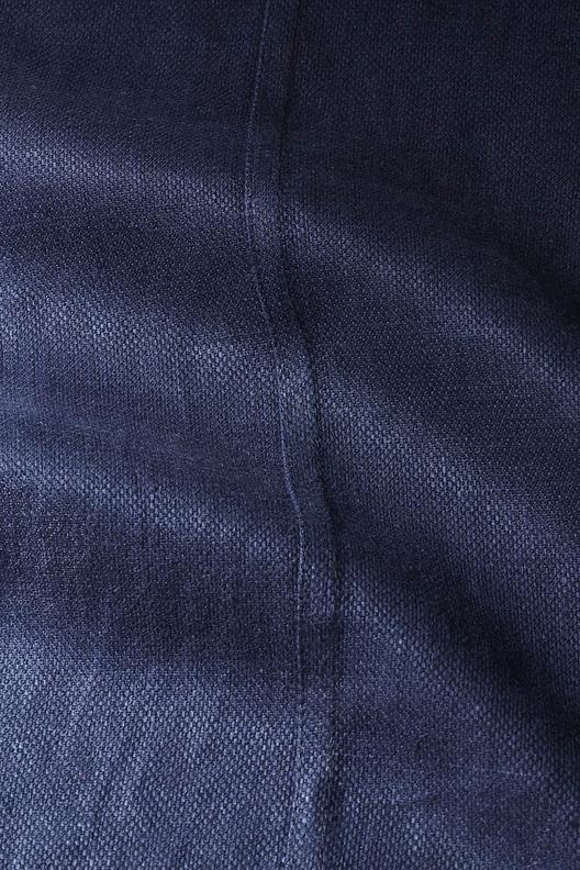 LI626059GD2AEE640H Max | Garment dyed, dobby micro piqué weave, glazed look, enzyme washed.