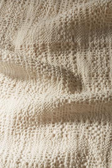 LV315057YY8SYE560B Alhambra | Yarn dye, sheering, tone on tone seersucker check, creponné. Washed finishing. 