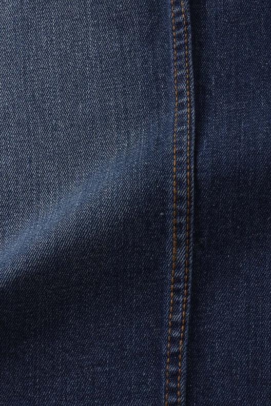 Hempen I6F/ D1004-I6F | Marmara Hemp® fibre is the product of a secure, sustainable and innovative supply chain: an exclusive partnership between hemp producers in 3 distinct French regions, an experienced cottonizing mill and a distributor. It is the first hemp fibre to have a sustainable, Cradle to Cradle Platinum level certification and a verified Life Cycle Assessment. Marmara Hemp® works in collaboration with global textile manufacturers: here a denim example, 11,5 oz, developed in different washed-out levels.