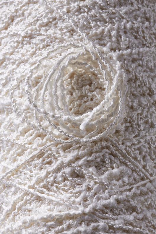 SWITCH | Fancy yarn that switch the effect between linen and silk