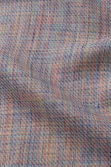 2932VM p2 | Sergé croisé souple. Fil imprimé space dyed, finissage stonewashed. L'usine utilise 14% d'electricité autoproduite par panneaux solaires, et reutilise partiellement l'eau des ennoblissement pour le chauffage en periode froide. 

