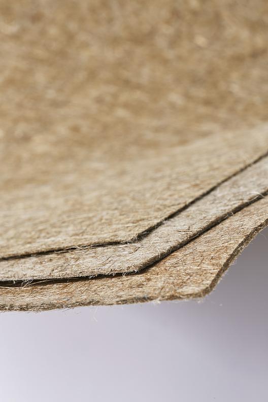 HYPERMAT | Renfort isotrope en lin conçu pour répondre aux exigences de coût, de performance et de durabilité des applications composites à grand volume.Caractéristiques principales:Technologie exclusive,Résistance améliorée à l’humidité, Fort amortissement des vibrations et du bruit, Faible absorption de résine, Rigidité et résistance spécifiques élevées.Grammages: 300, 425 et 600 g/m².Largeur: de 50 à 2540 mm (largeur standard : 1270 mm).Léger: rapport rigidité/poids élevé pour des structures optimisées.