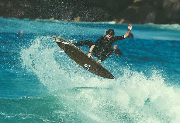 Notox manufactures linen surfboards