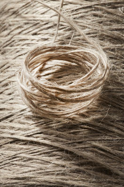 Stoppino Nm 1,2 – 5 LINO   | Gamme de rovings en lin TEX 200; 340; 830, compatibles tissage, infusion, RTM, compression et pultrusion, pour matrices thermodurcissables et thermoplastiques.





