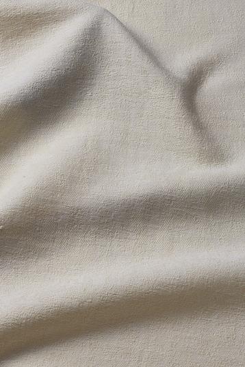 TEFF | A rustic-style jacquard design , the linen weave gives a full-bodied hand softened by a low environnemental impact finish. STOCK SERVICE. Large width.