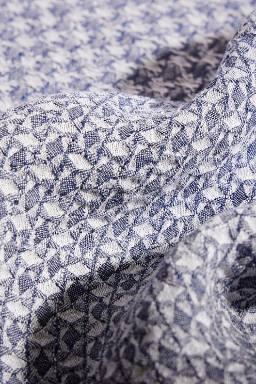 JE1283 | bicolor jacquard, geometric pattern, supple hand