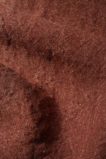 V026 changeant-0003 stonewash 140 R05 | heavy stonewashed linen, whitened aspect, uneven, irregular, patinated, dry and dynamic handfeel 