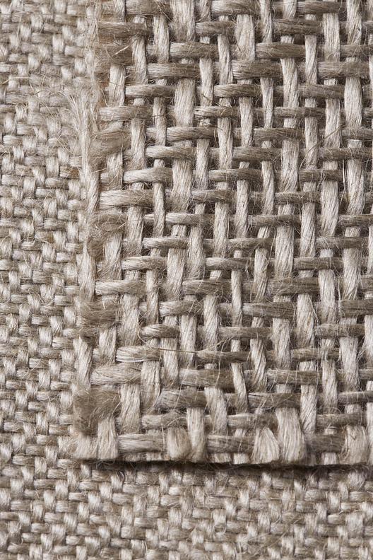 FLAX TWILL (COMPOSITE FABRICS) | Sergé tissé à partir du roving Tex 400.
Utilisation possible pour des formes complexes.
Disponible en 250g/m2 et 500 g/m2.