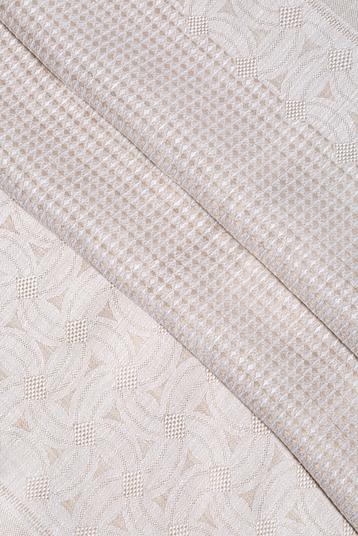 Lula | Jacquard, yarn dyed, plays of honeycomb structure and floral pattern, available in 4 colours