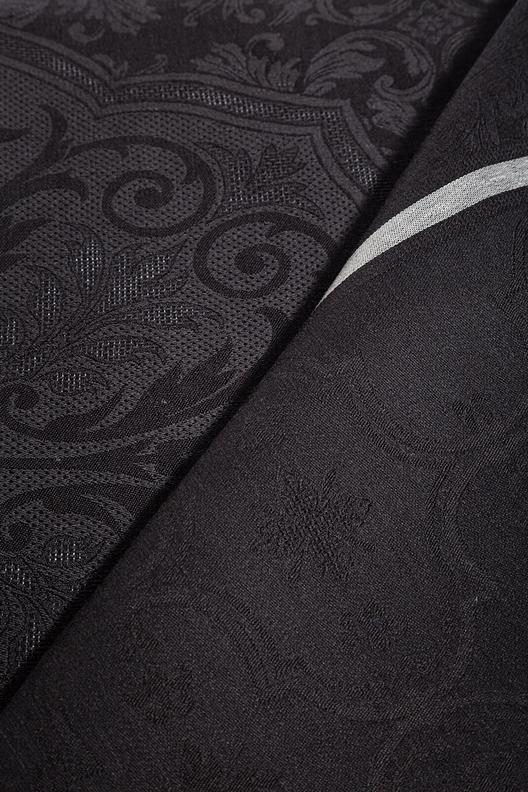 Armoiries | Jacquard, tonal, plays of structures and open weave, available in 3 colours