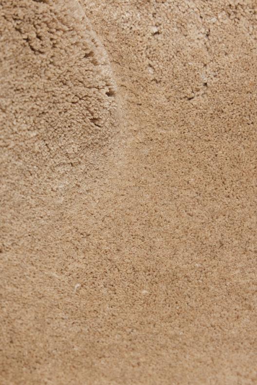 ECOLINE | Rug quality made from untreated linen yarns, natural or bleached colour, European Flax™ certified ; for custom made rugs.