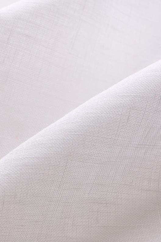 BELLAGIO BLANC OPTIQUE | plain weave with a discrett tranparence, slubbed yarn in warp and weft